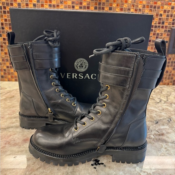 🖤NWT- Versace Black Leather Combat Boots🖤 - Picture 9 of 11